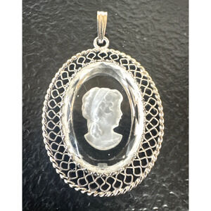 Vtg. Whiting & Davis Crystal Intaglio Reverse Carved Glass Cameo Pendant Silver